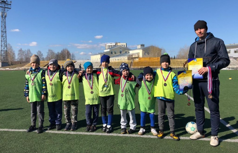Поздравляем наших юных футболистов!