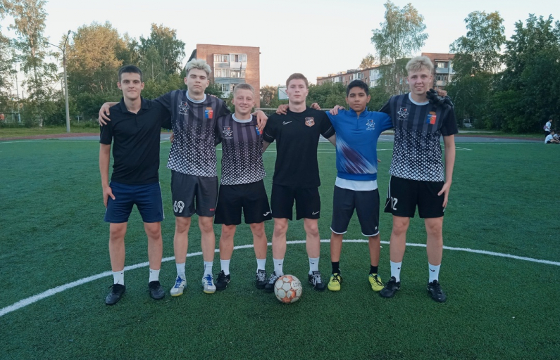 Первенстве ГО Среднеуральск среди мужских команд .